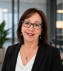 Carine de Beer, estate agent