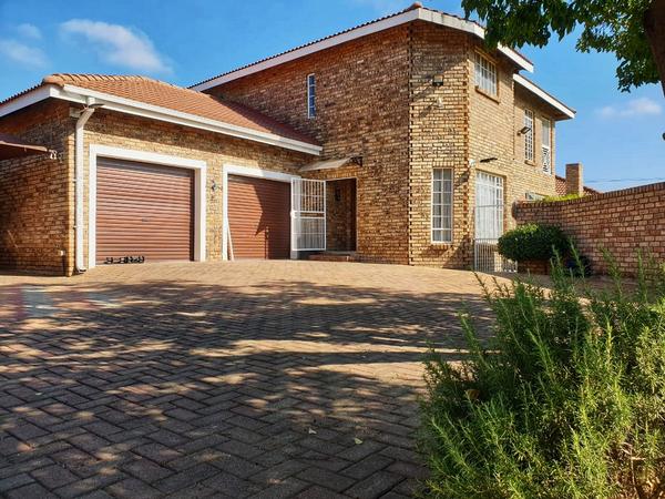 House For Sale in Miederpark, Potchefstroom