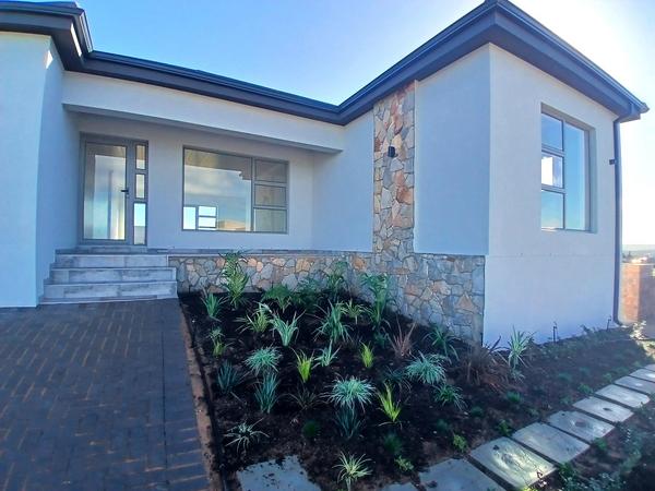 House For Sale in Stilbaai-Wes, Stilbaai